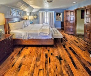 5 chambres, fer et planche à repasser, Wi-Fi, draps fournis