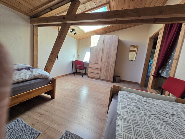 3 bedrooms, iron/ironing board, free WiFi, bed sheets