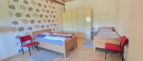 3 chambres, fer et planche Ă repasser, Wi-Fi gratuit, draps fournis