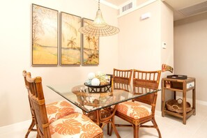 Condo (3 Bedrooms) | Khu ăn uống