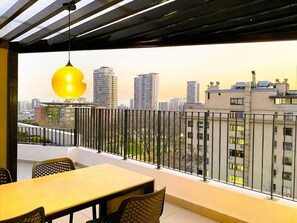 Apartment | Outdoor dining