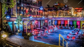 Apartamento | Restaurante al aire libre