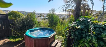 Spa Nest Glenfield|Spacious 7BR Retreat|Movie Lounge|Nice Big Garden|Kids’ Zone