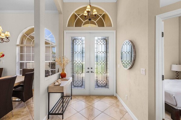 4 Schlafzimmer, Schreibtisch, Bügeleisen/Bügelbrett, Reisekinderbett