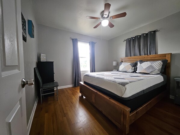 2 bedrooms, desk, iron/ironing board, WiFi