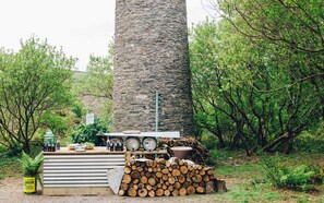 Outdoor dining - Shanti Tipi 3 Summary (Tintagel)