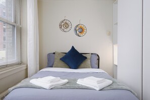 2 chambres, fer et planche à repasser, Wi-Fi, draps fournis
