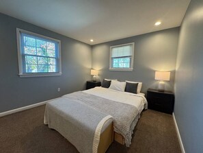 4 bedrooms, desk, iron/ironing board, WiFi