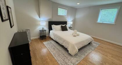 Spacious Annandale Gem - Near DC