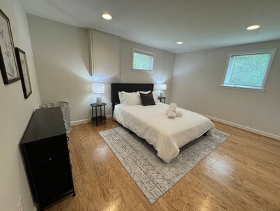 Spacious Annandale Gem - Near DC