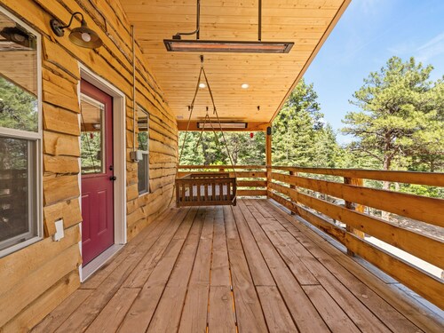 Charming 3-bedroom cabin with AC, WiFi in quaint Rye