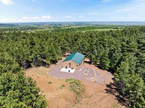 Exterior - Charming 3-bedroom cabin with AC, WiFi in quaint Rye (Rye)