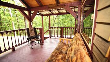 Family Cabin, Hill View | Terrace/patio