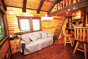 Family Cabin, Hill View | Living area
