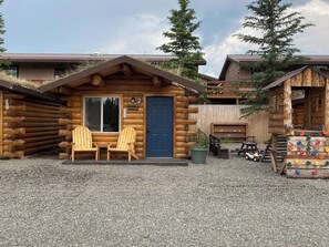 Exterior - Angler Cabin-Modern Comfort in the Last Frontier (For families or casual travelers) (Tok)