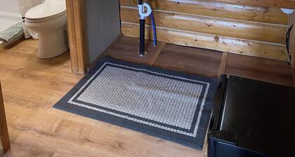 Angler Cabin-Modern Comfort in the Last Frontier (For families or casual travelers)