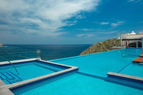 Indendørs pool, udendørs pool
