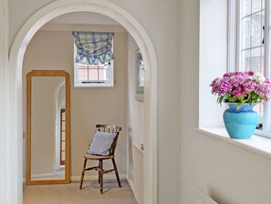 Interior - Stable Cottage - Pulborough - a cottage that sleeps 2 guests in 1 bedroom (Pulborough)