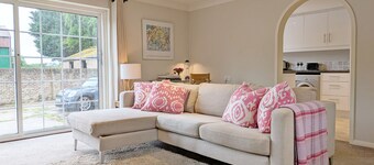 Stable Cottage - Pulborough -  a cottage that sleeps 2 guests  in 1 bedroom