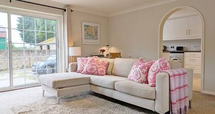 Stable Cottage - Pulborough - a cottage that sleeps 2 guests in 1 bedroom