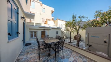 تناول الطعام بالخارج