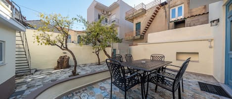 Superior Duplex, Patio | Outdoor dining