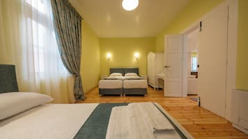 Superior Duplex, Patio