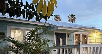 Charming 1-bedroom Sleeps 2 kitchenette in the Heart of Key West-shared pool