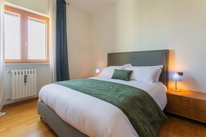 3 bedrooms, iron/ironing board, Internet, bed sheets