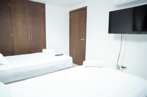 2 bedrooms, iron/ironing board, bed sheets