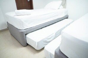 2 chambres, fer et planche à repasser, draps fournis