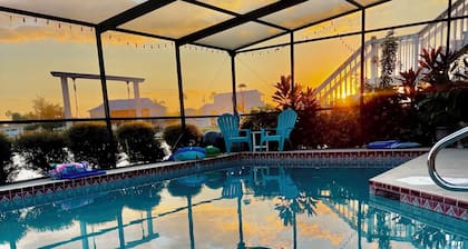 Gulfview Luxury Villa - waterfront, spacious, 5 bed, heated pool, direct to gulf