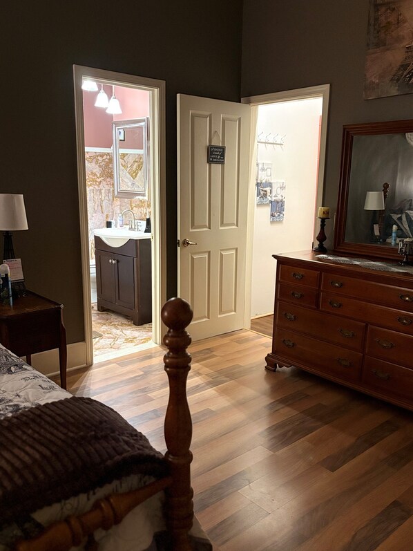 1 chambre, fer et planche à repasser, Wi-Fi gratuit, draps fournis