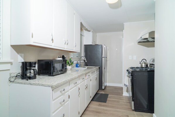 Microwave, oven, stovetop, dishwasher