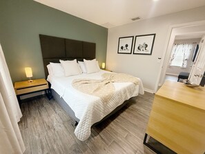 2 bedrooms, iron/ironing board, travel cot, free WiFi - Disney Vacation Home- Sleeps 8, Hot Tub, Gated Community, Resort Style Amenities (Kissimmee)