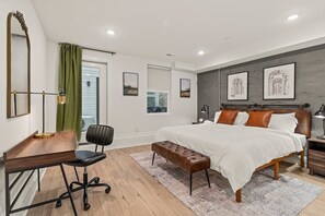 1 Schlafzimmer, Schreibtisch, Bügeleisen/Bügelbrett, Reisekinderbett