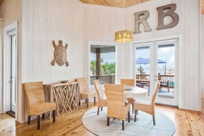 Dining - New Reel Beachin PvtHeatedPool Golf Cart Sleeps 12 (Port Aransas)