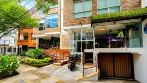 Ảnh chưa phân loại, 4 trong số 21 ảnh, nút