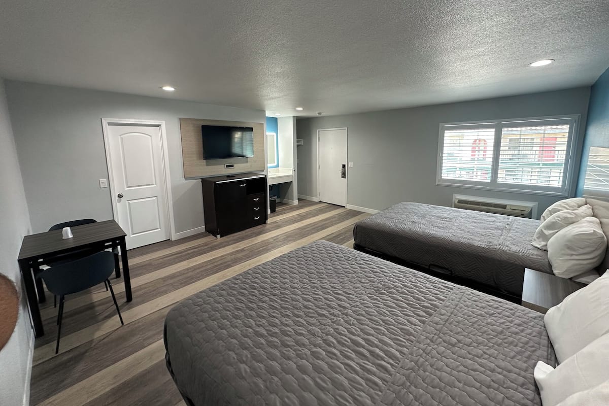 Deluxe Double Room | Free WiFi