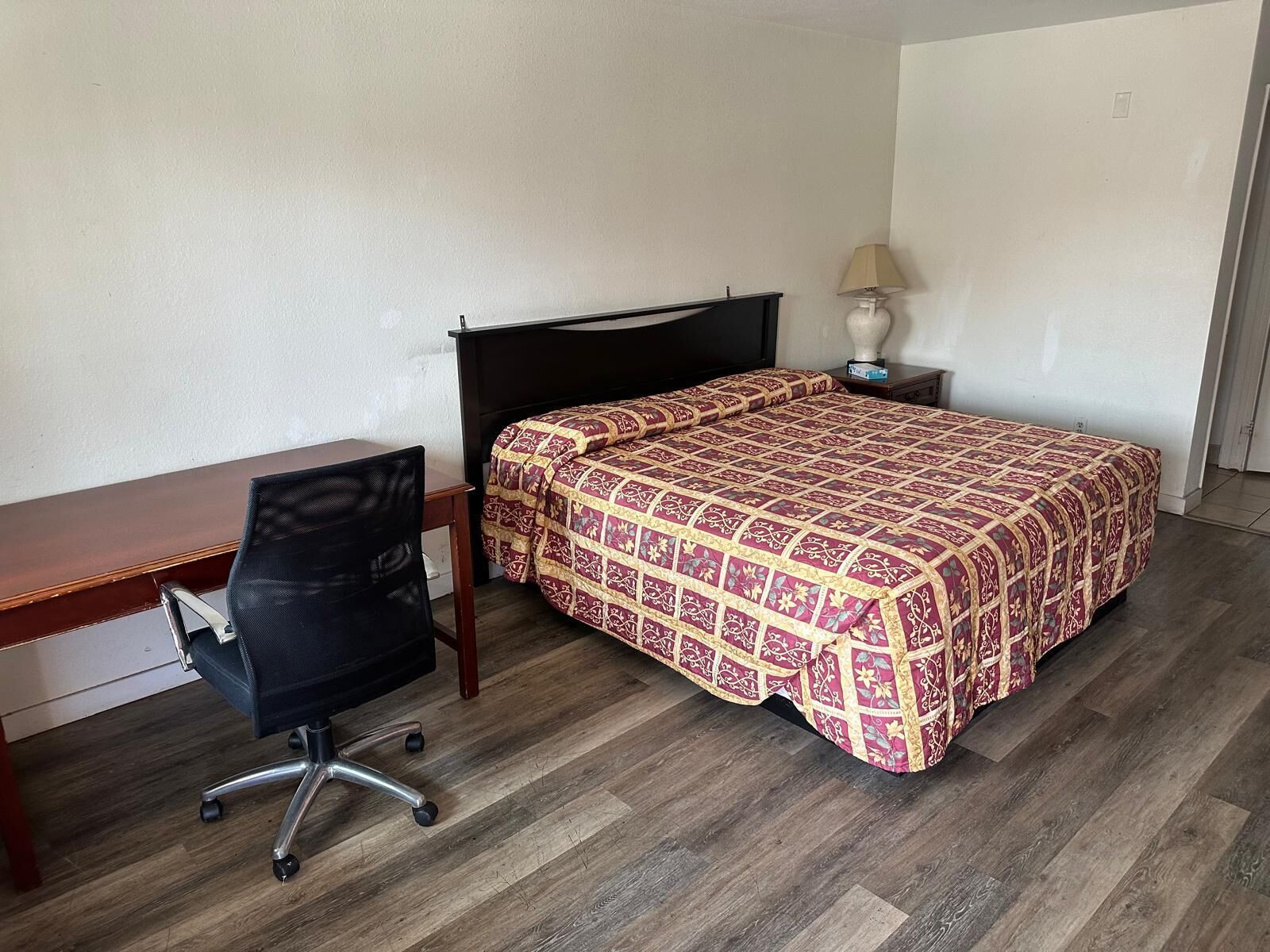 Basic Single Room | Free WiFi