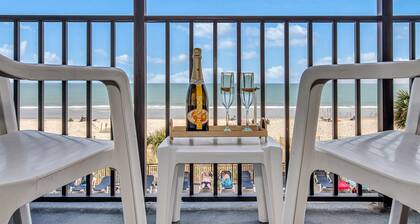 Oceanfront Sea and Sky Haven!