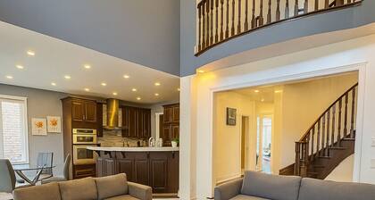 8-BDRM Wedding, Event & Group Ready | Near Airport