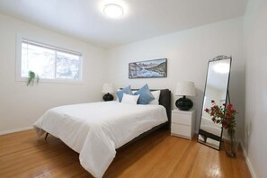 5 bedrooms, iron/ironing board, travel cot, WiFi