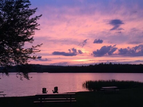 Rustic Cabin #6 on Private Lake!