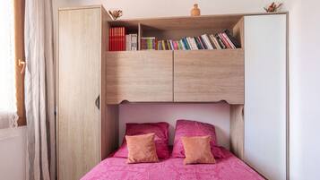 2 chambres, fer et planche Ă repasser, Wi-Fi gratuit, draps fournis