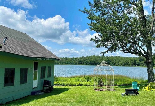Lake Front Rustic Cabin #1 on Private Lake!