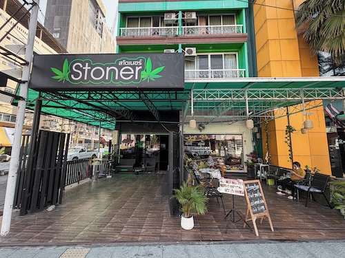 Green Hotel