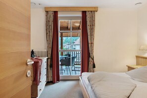 2 室のベッドルーム、アイロン / アイロン台、WiFi (無料)、ベッドシーツ