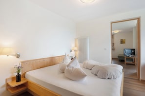 2 dormitorios, tabla de planchar con plancha, wifi gratis y ropa de cama