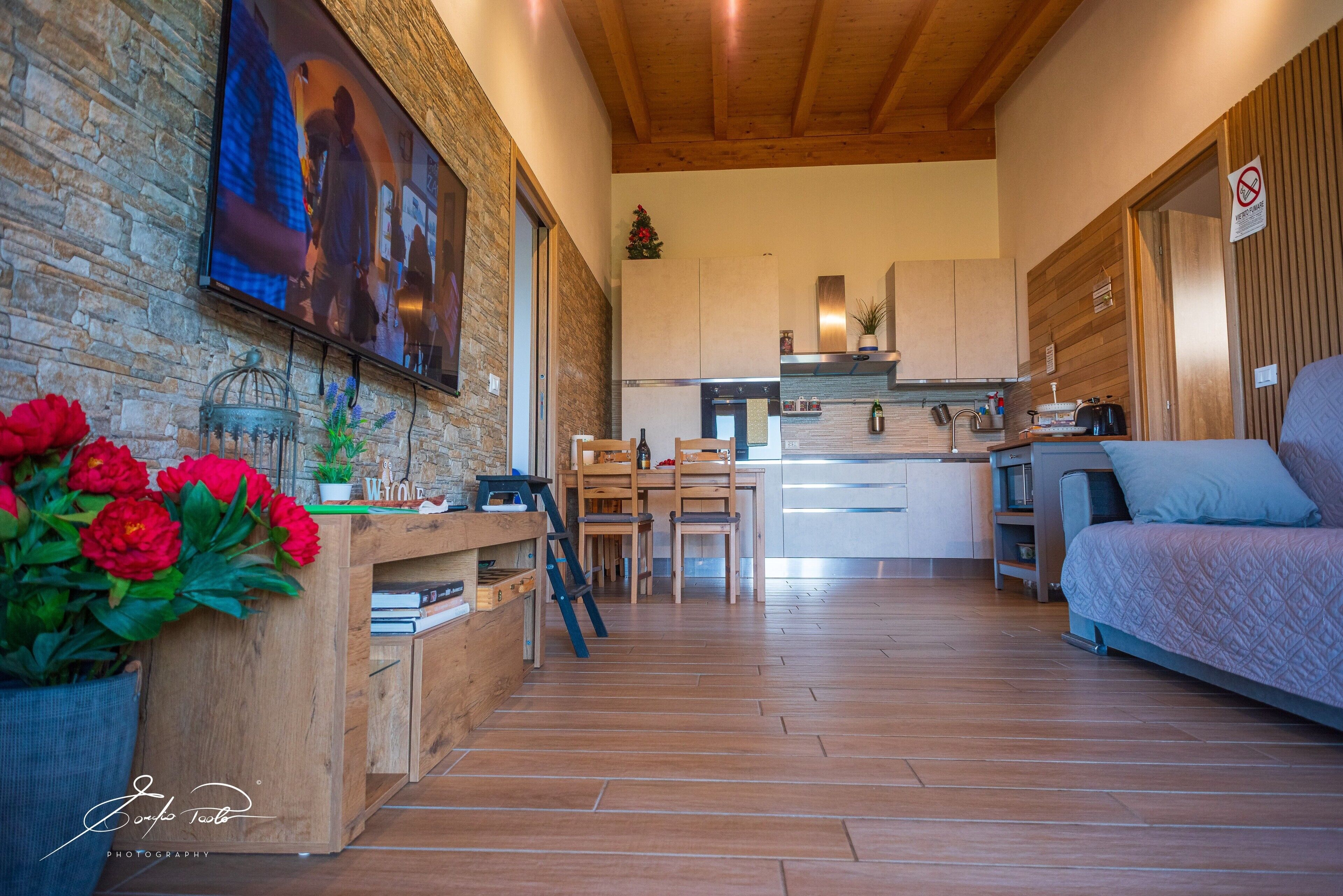 TV, tavolo da ping pong